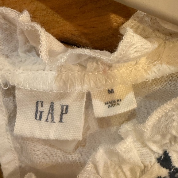 Gap Ladies size M High neck  White and Blue Embroidered Top with eyelet - Picture 5 of 6